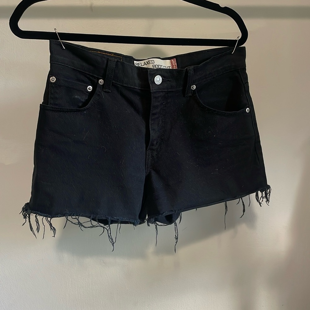 Vintage Levi’s 550 cut off black denim Jean shorts